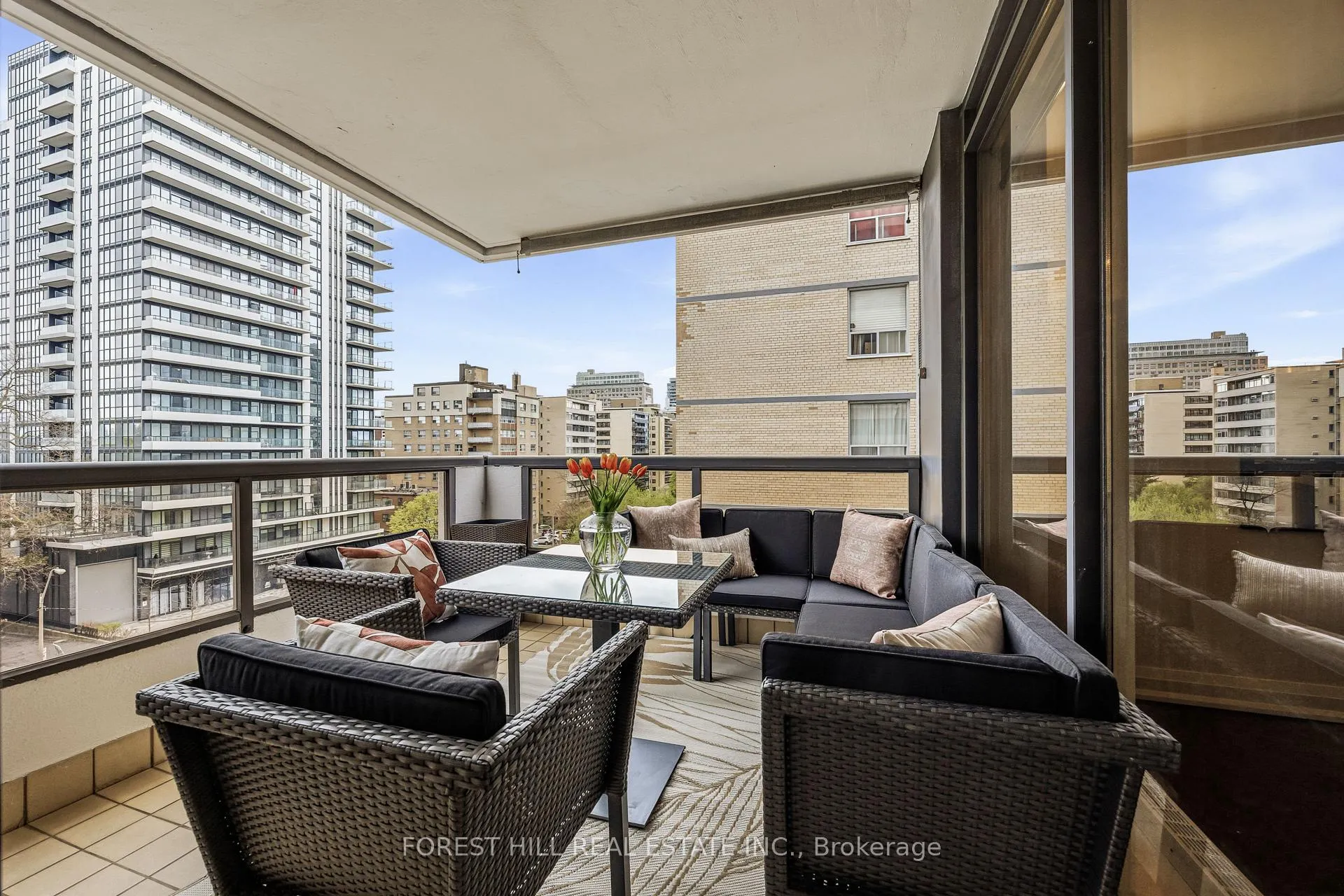 Photo 8 of Unit 402, 616 Avenue Road, Toronto, Casa Loma — HOMEH
