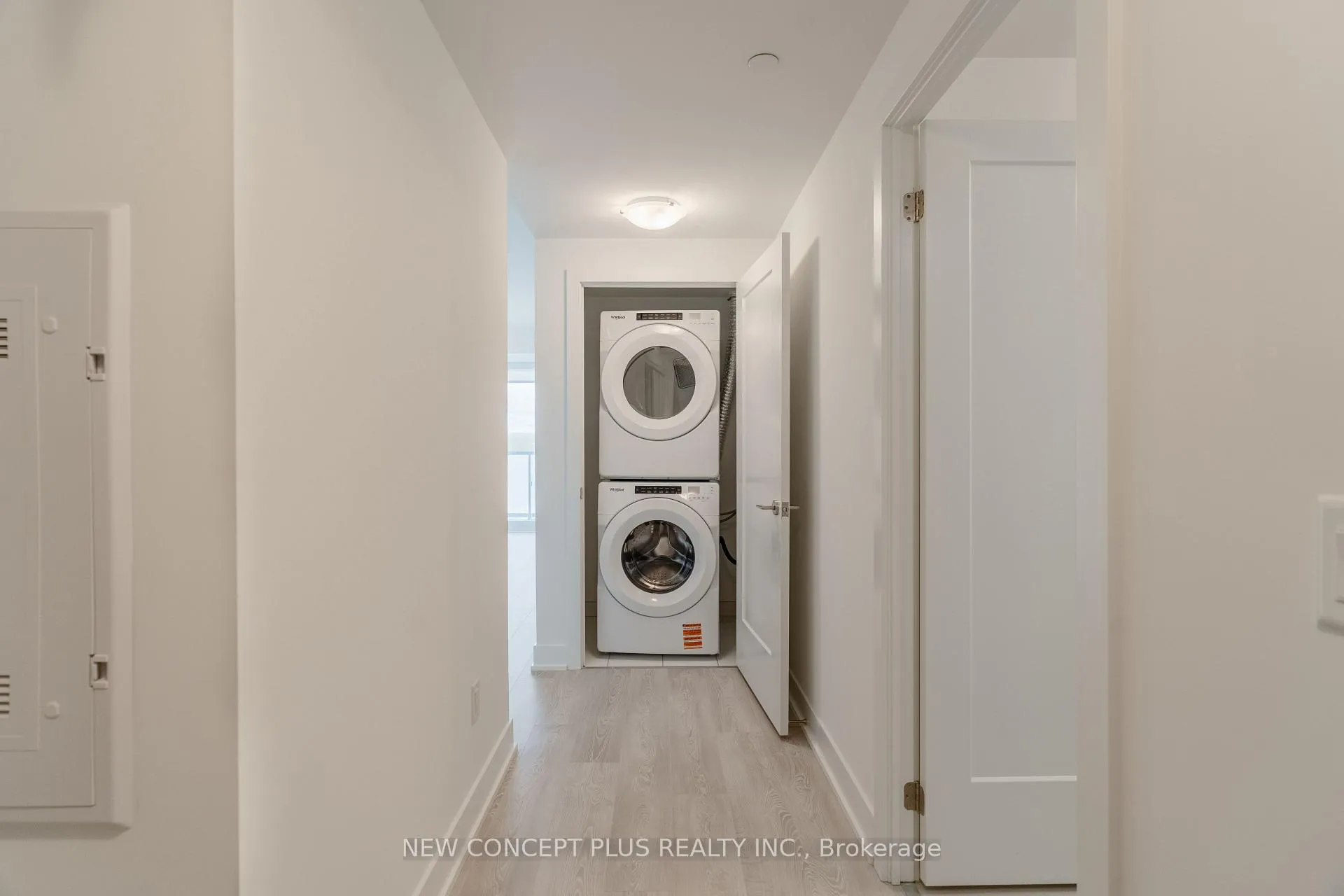 Photo 8 of Unit 835, 2545 Simcoe Street N, Oshawa, Windfields — HOMEH