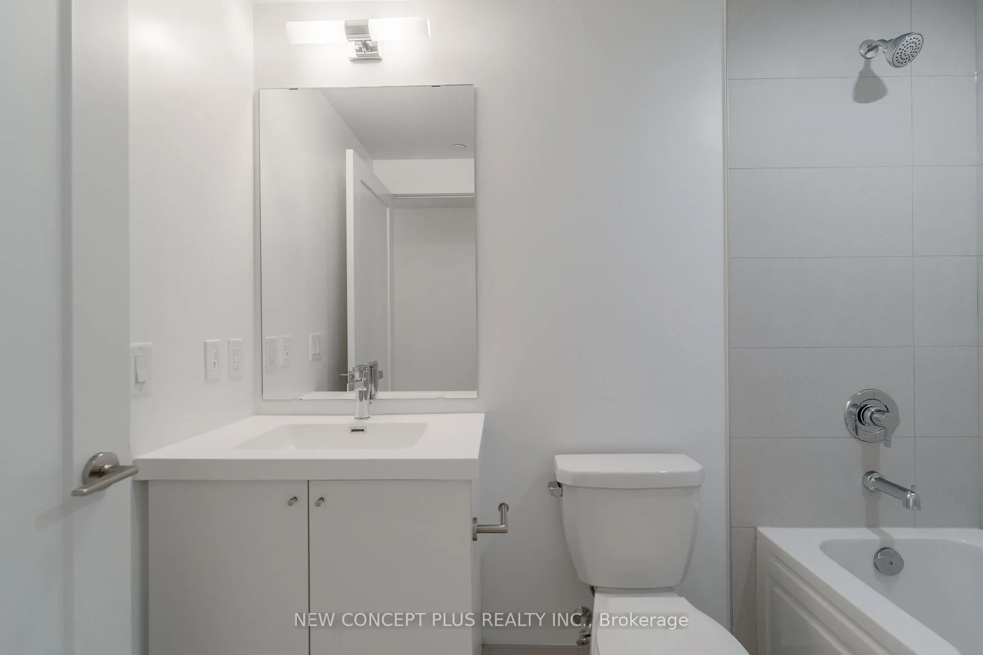 Photo 10 of Unit 835, 2545 Simcoe Street N, Oshawa, Windfields — HOMEH