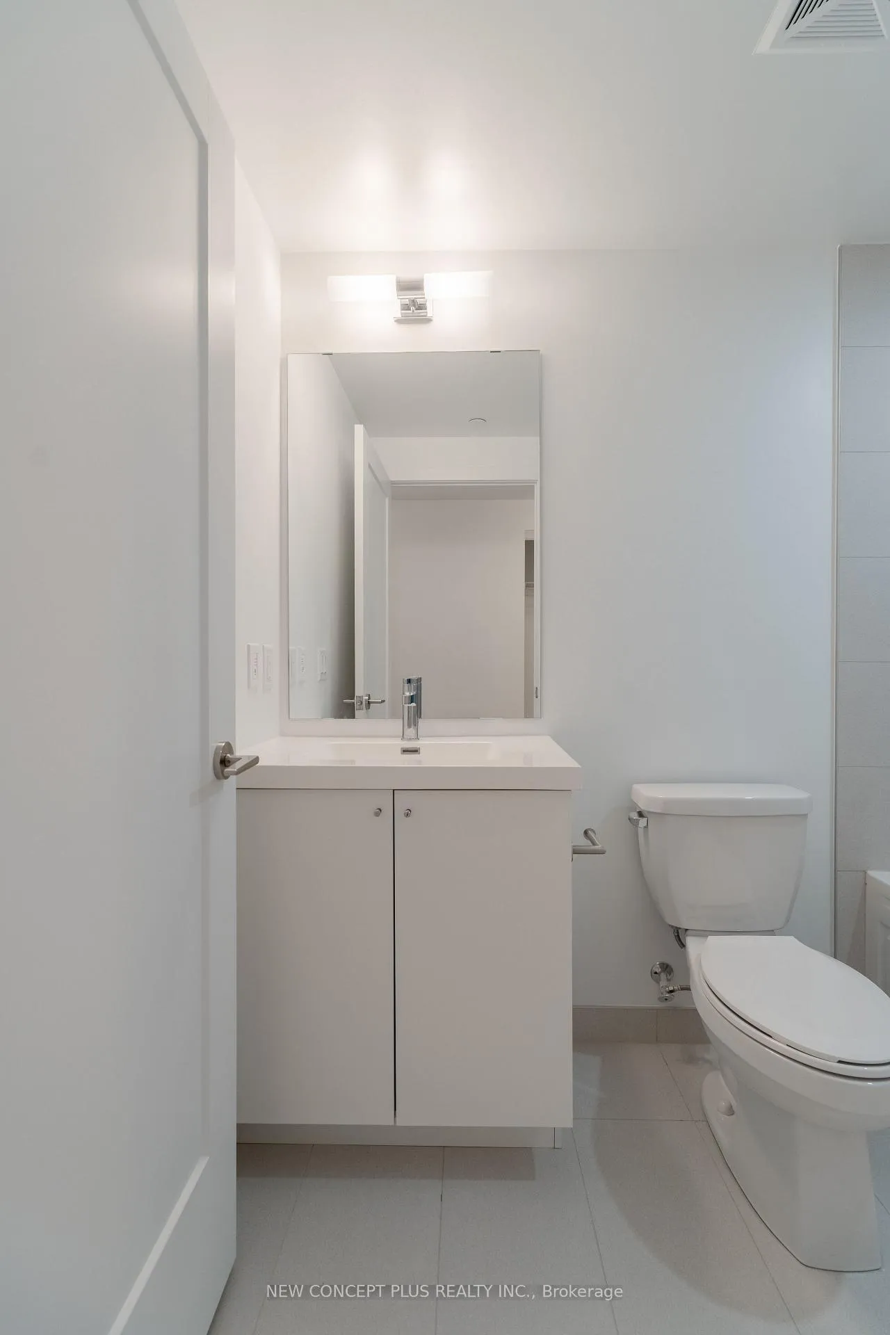 Photo 11 of Unit 835, 2545 Simcoe Street N, Oshawa, Windfields — HOMEH