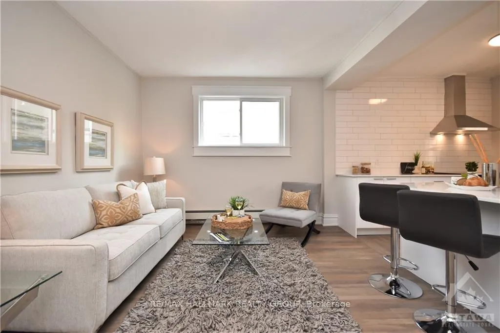 Photo 4 of Unit 3, 375 Mackay Street, Ottawa, Lindenlea — HOMEH