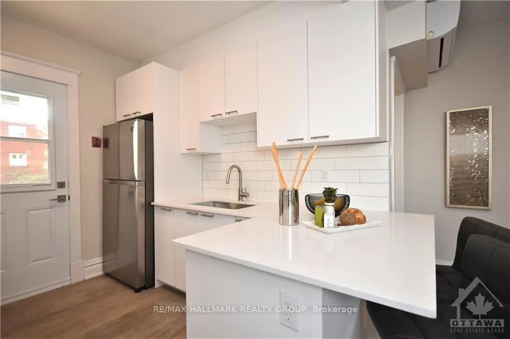 Photo 9 of Unit 3, 375 Mackay Street, Ottawa, Lindenlea — HOMEH