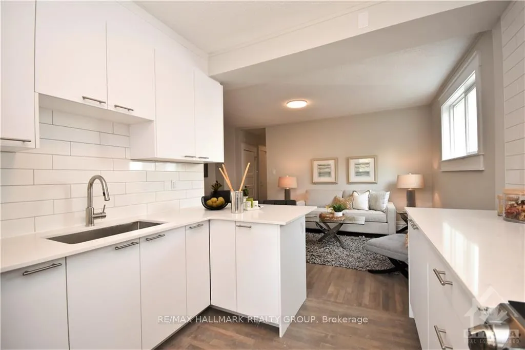Photo 10 of Unit 3, 375 Mackay Street, Ottawa, Lindenlea — HOMEH