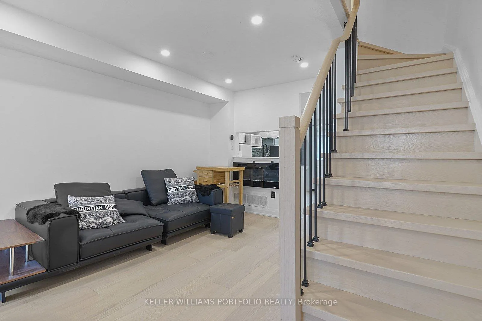 Photo 4 of 9542 Sheppard Avenue E, Scarborough, Rouge — HOMEH