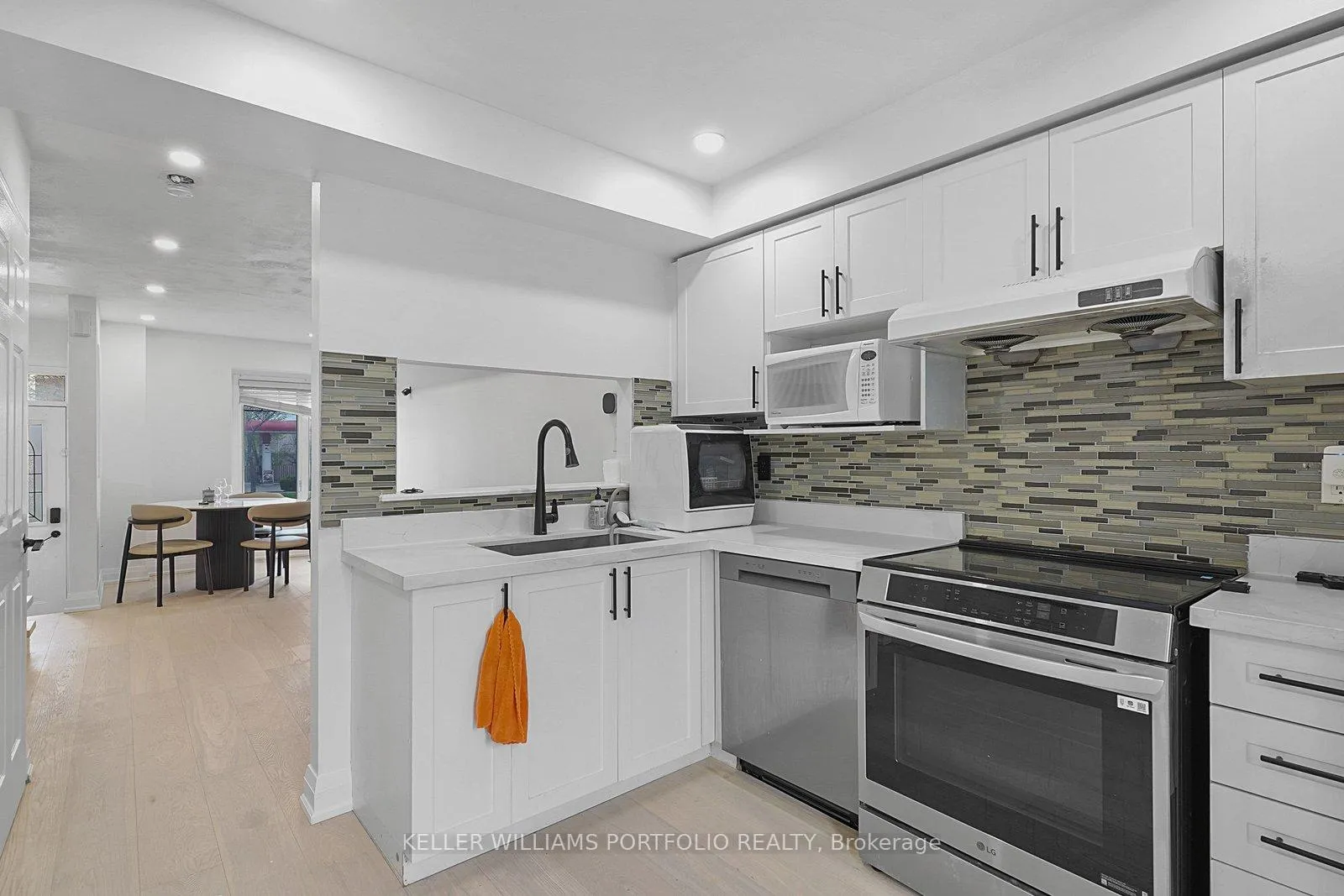 Photo 11 of 9542 Sheppard Avenue E, Scarborough, Rouge — HOMEH