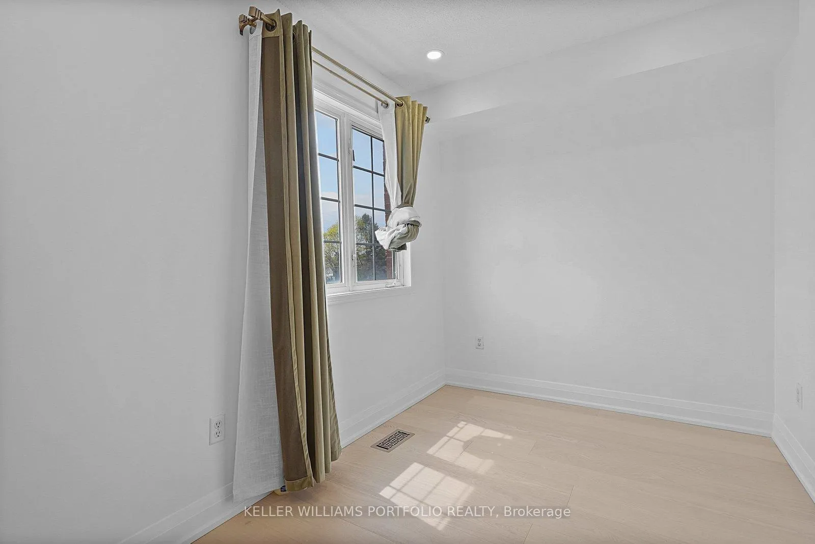Photo 22 of 9542 Sheppard Avenue E, Scarborough, Rouge — HOMEH