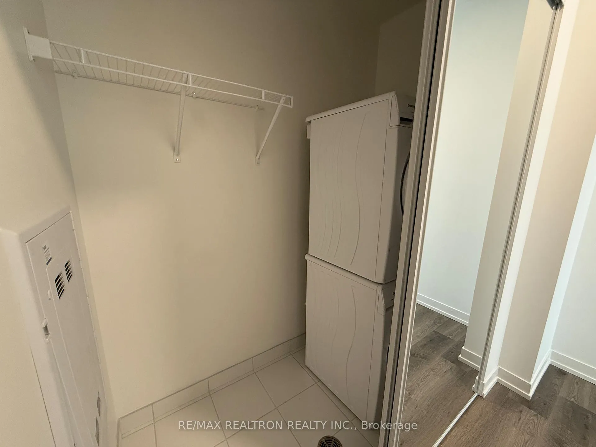 Photo 4 of Unit 5112, 8 Interchange Way, Vaughan, Vaughan Corporate Centre — HOMEH
