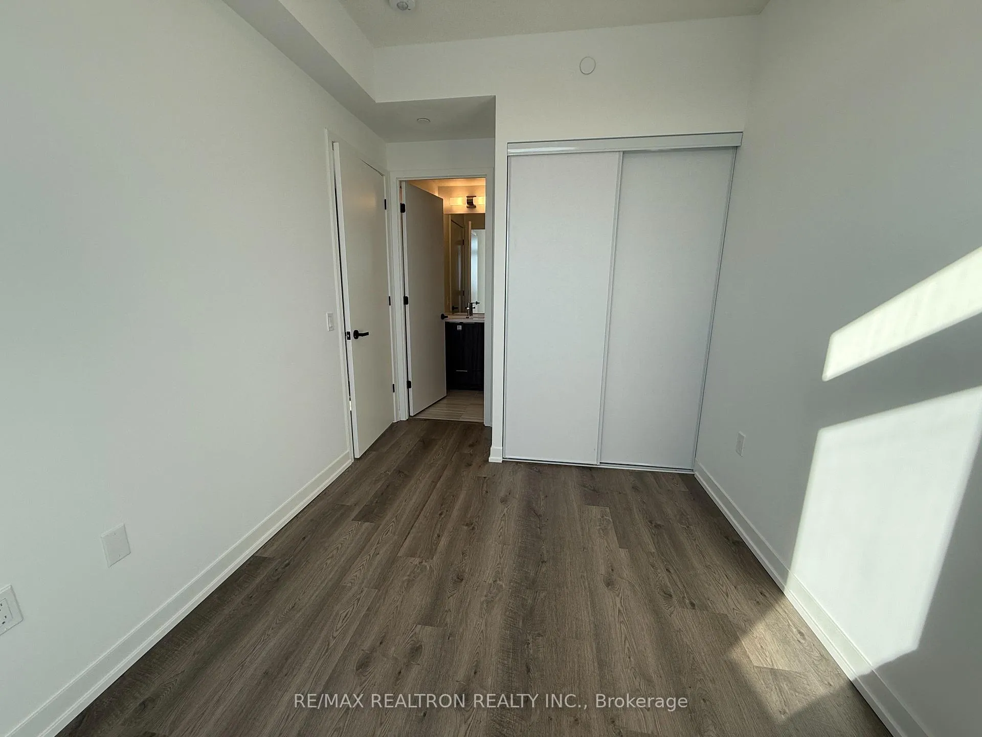 Photo 12 of Unit 5112, 8 Interchange Way, Vaughan, Vaughan Corporate Centre — HOMEH