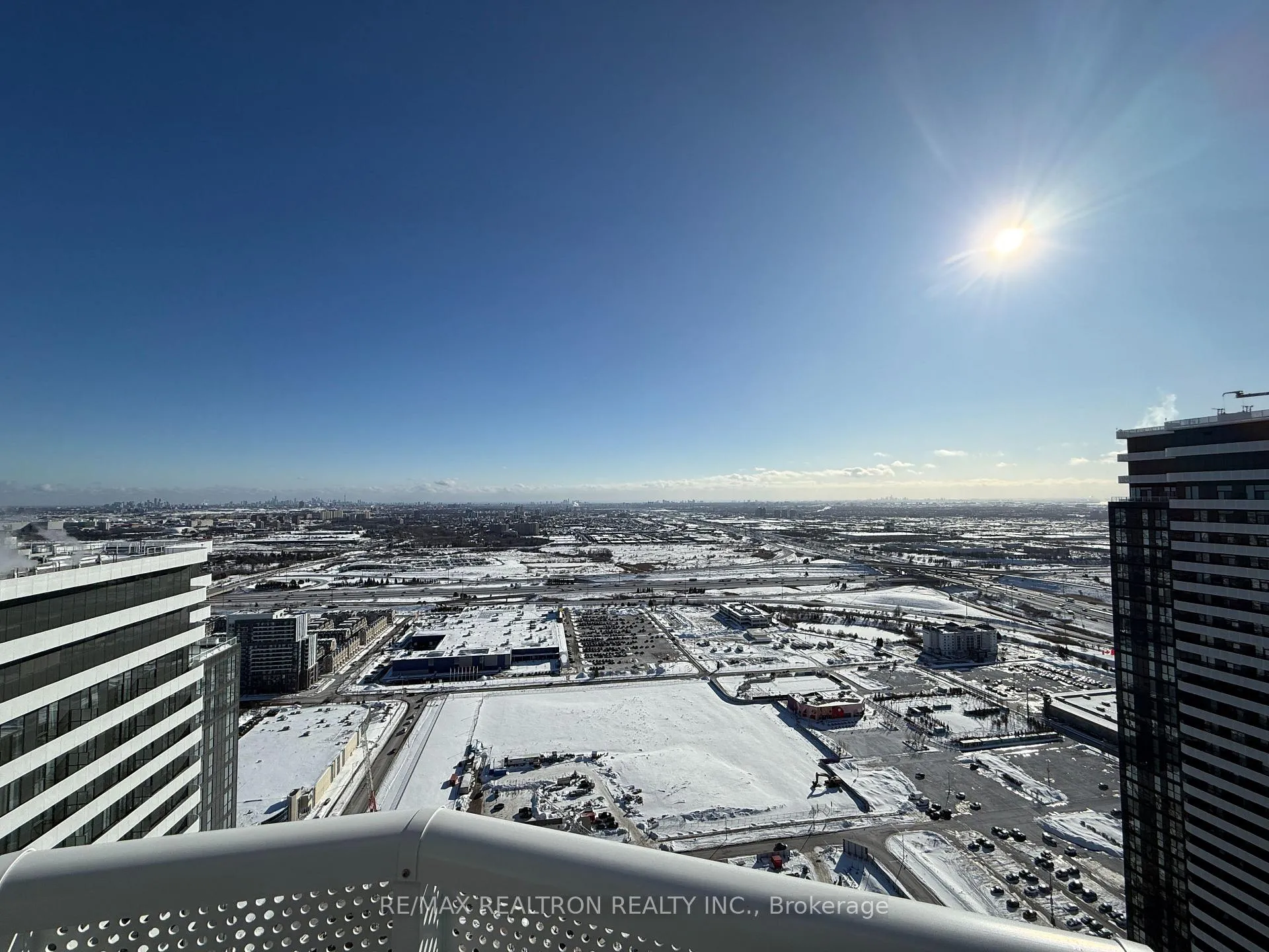 Photo 14 of Unit 5112, 8 Interchange Way, Vaughan, Vaughan Corporate Centre — HOMEH