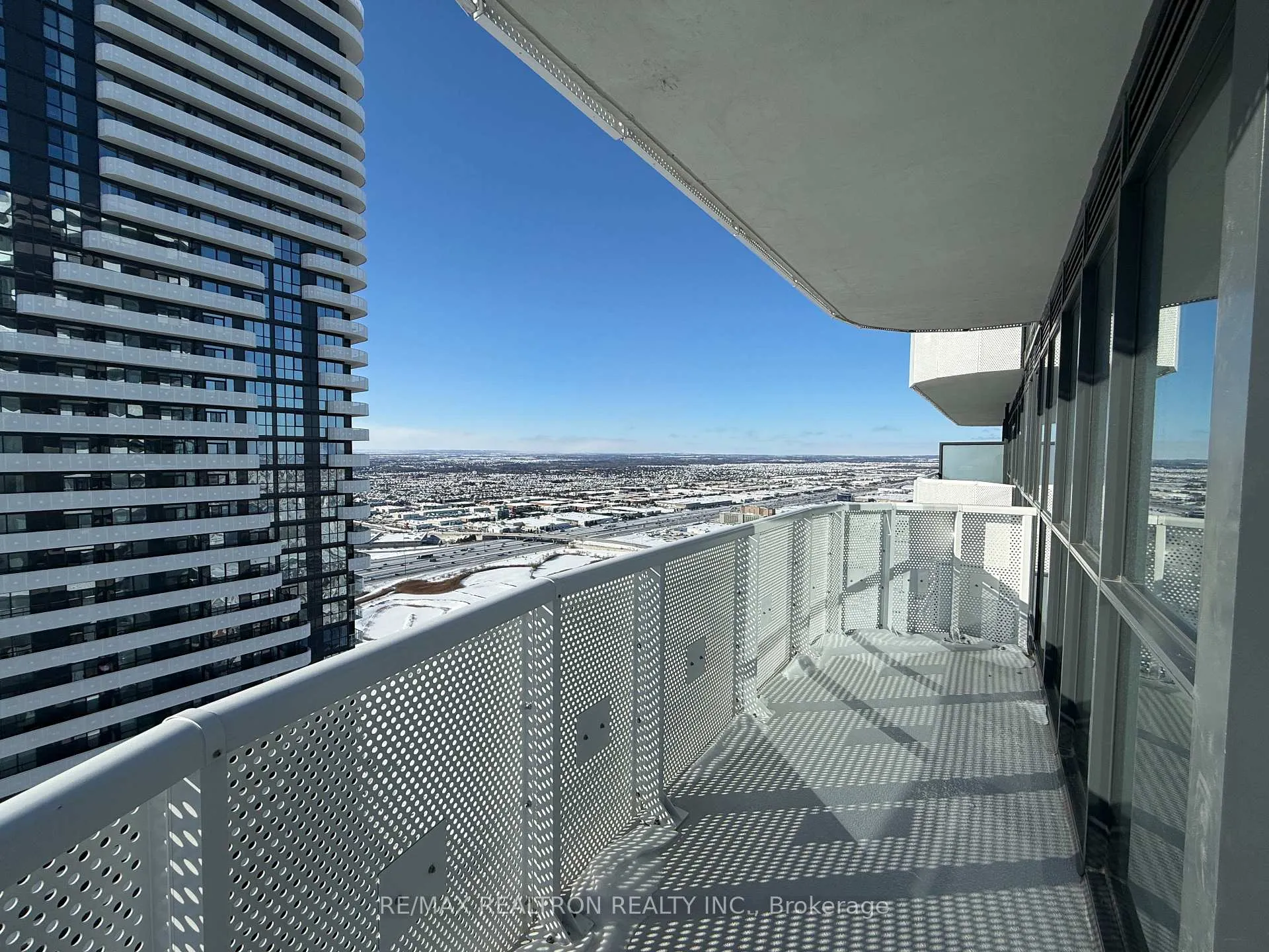 Photo 15 of Unit 5112, 8 Interchange Way, Vaughan, Vaughan Corporate Centre — HOMEH