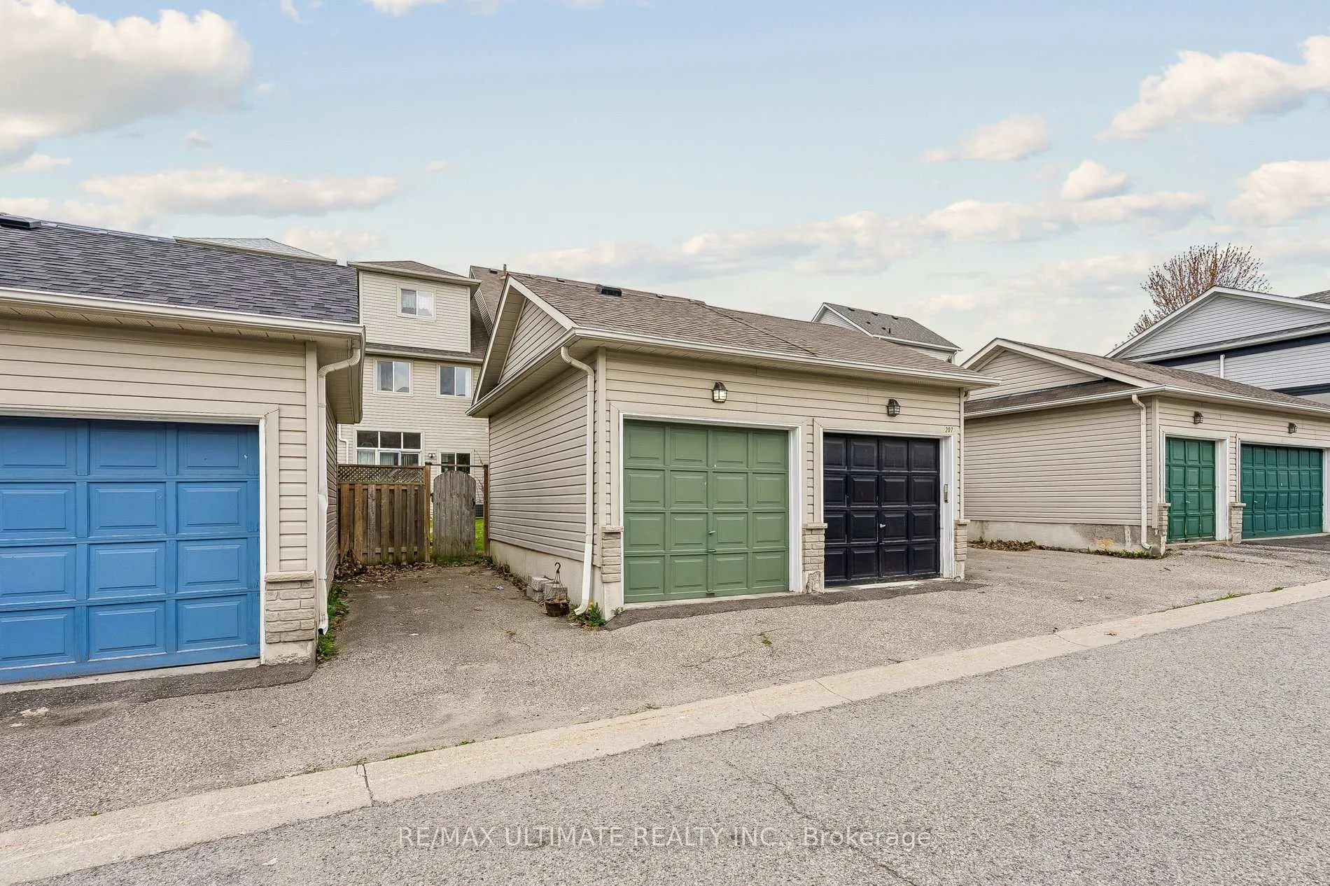 Photo 32 of 205 Walkerville Road, Markham, Cornell — HOMEH