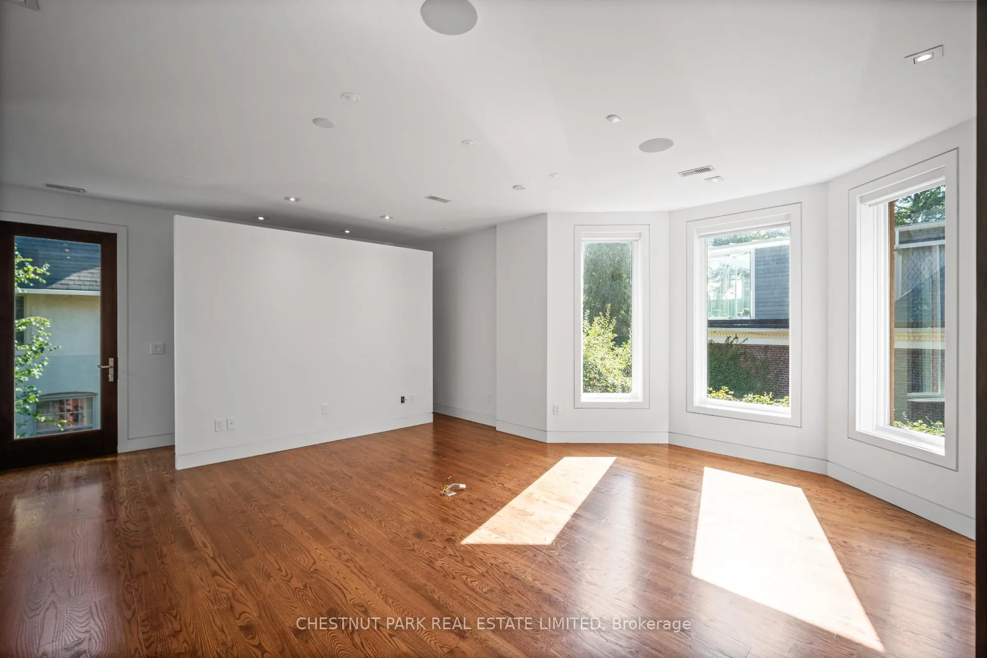 Photo 17 of 99 Crescent Road, Toronto, Rosedale-Moore Park — HOMEH