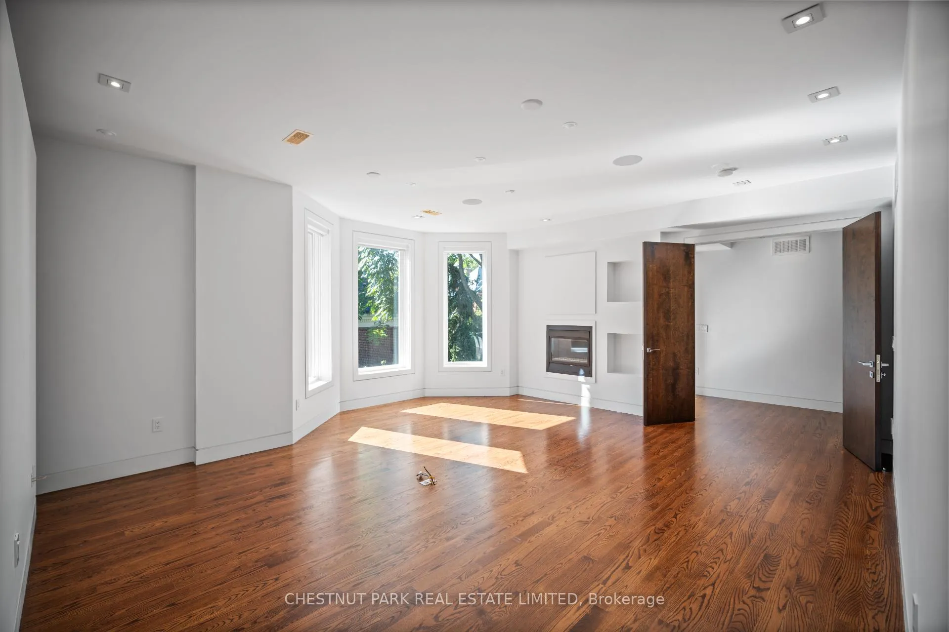 Photo 18 of 99 Crescent Road, Toronto, Rosedale-Moore Park — HOMEH