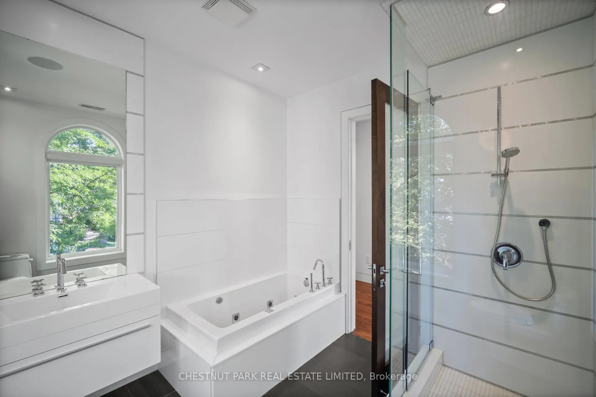 Photo 24 of 99 Crescent Road, Toronto, Rosedale-Moore Park — HOMEH