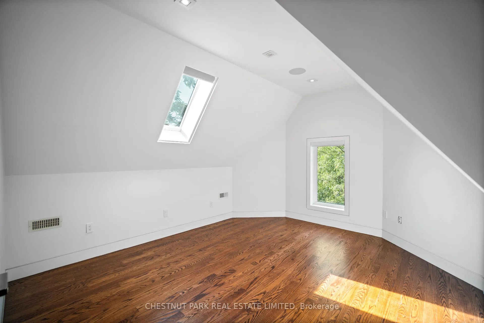 Photo 29 of 99 Crescent Road, Toronto, Rosedale-Moore Park — HOMEH