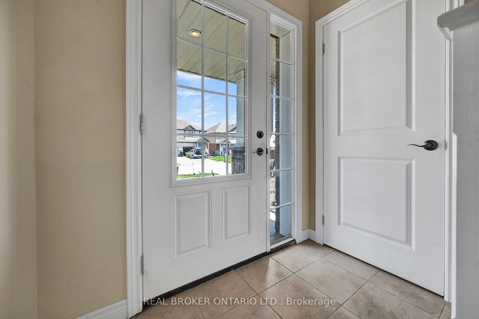 Photo 3 of 26 Limera Avenue, Woolwich — HOMEH