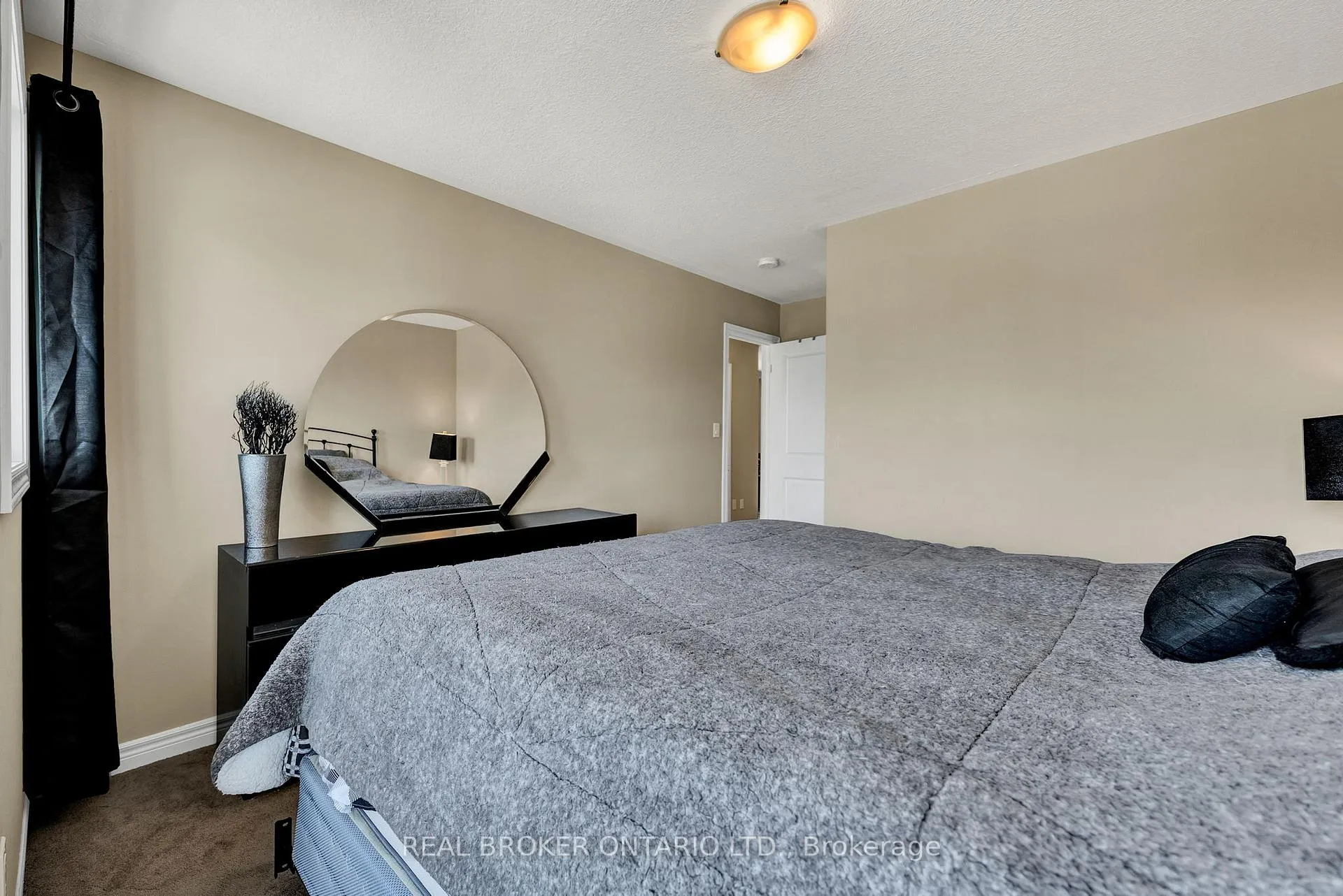 Photo 20 of 26 Limera Avenue, Woolwich — HOMEH