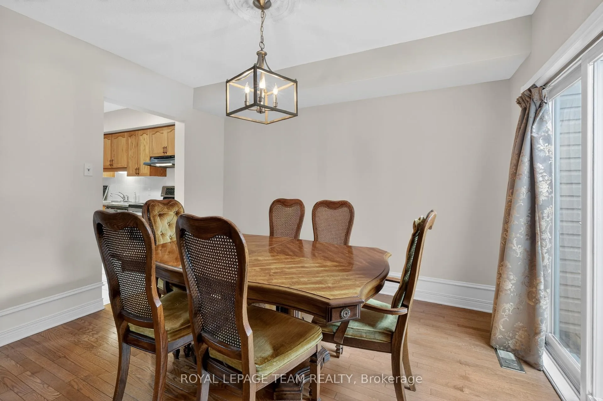 Photo 12 of 23 Chantilly Gate, Ottawa, Stittsville (North) — HOMEH