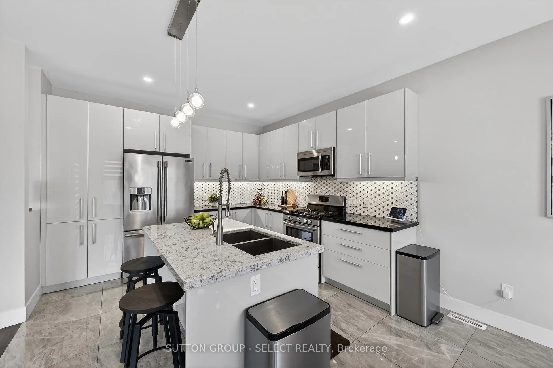 Photo 10 of 211 Union Avenue, Middlesex Centre, Komoka — HOMEH