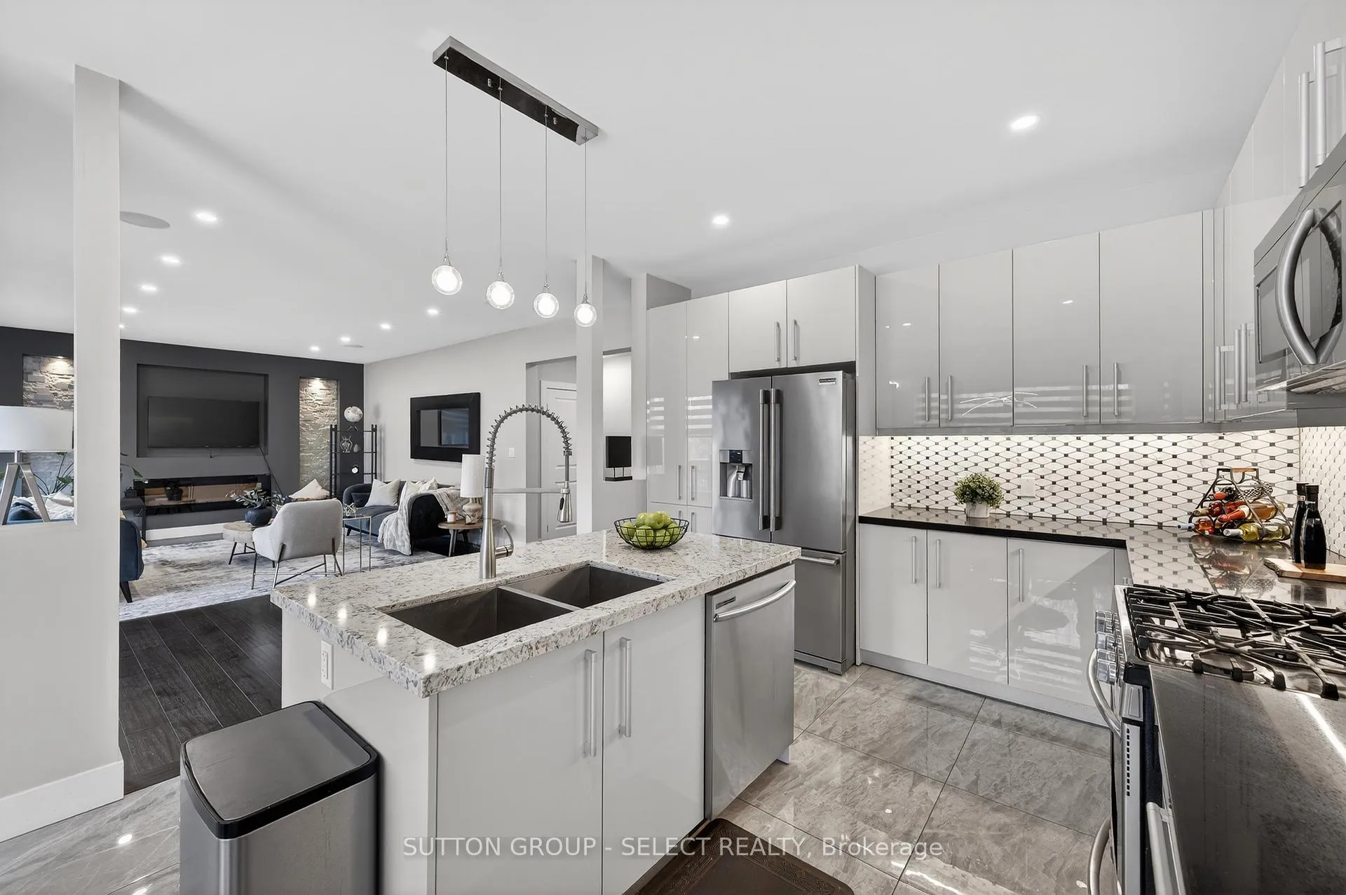 Photo 11 of 211 Union Avenue, Middlesex Centre, Komoka — HOMEH