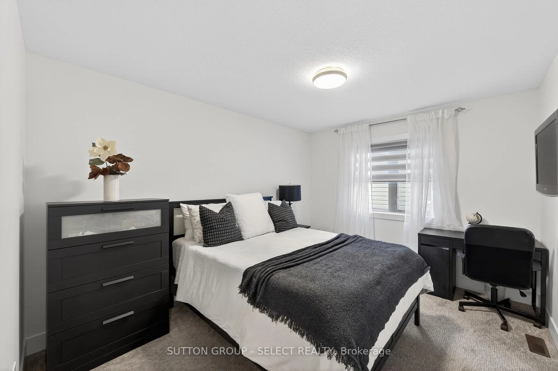 Photo 23 of 211 Union Avenue, Middlesex Centre, Komoka — HOMEH