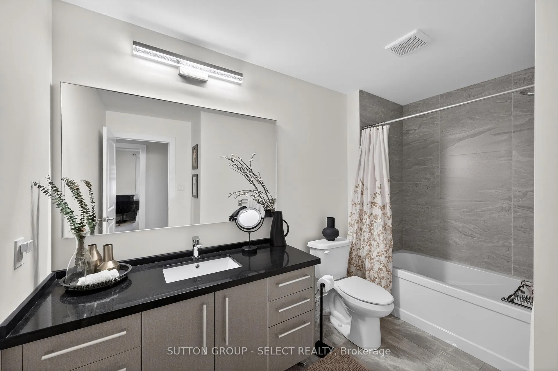 Photo 24 of 211 Union Avenue, Middlesex Centre, Komoka — HOMEH