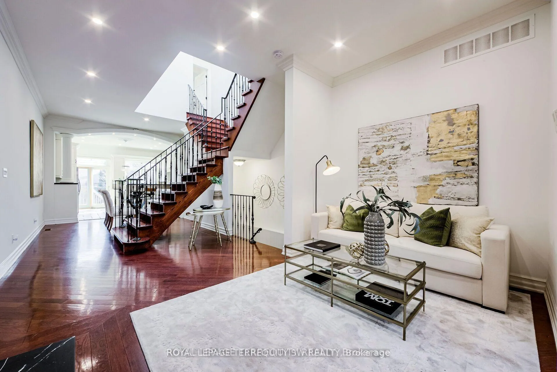 Photo 2 of 329 Lippincott Street, Toronto, University — HOMEH