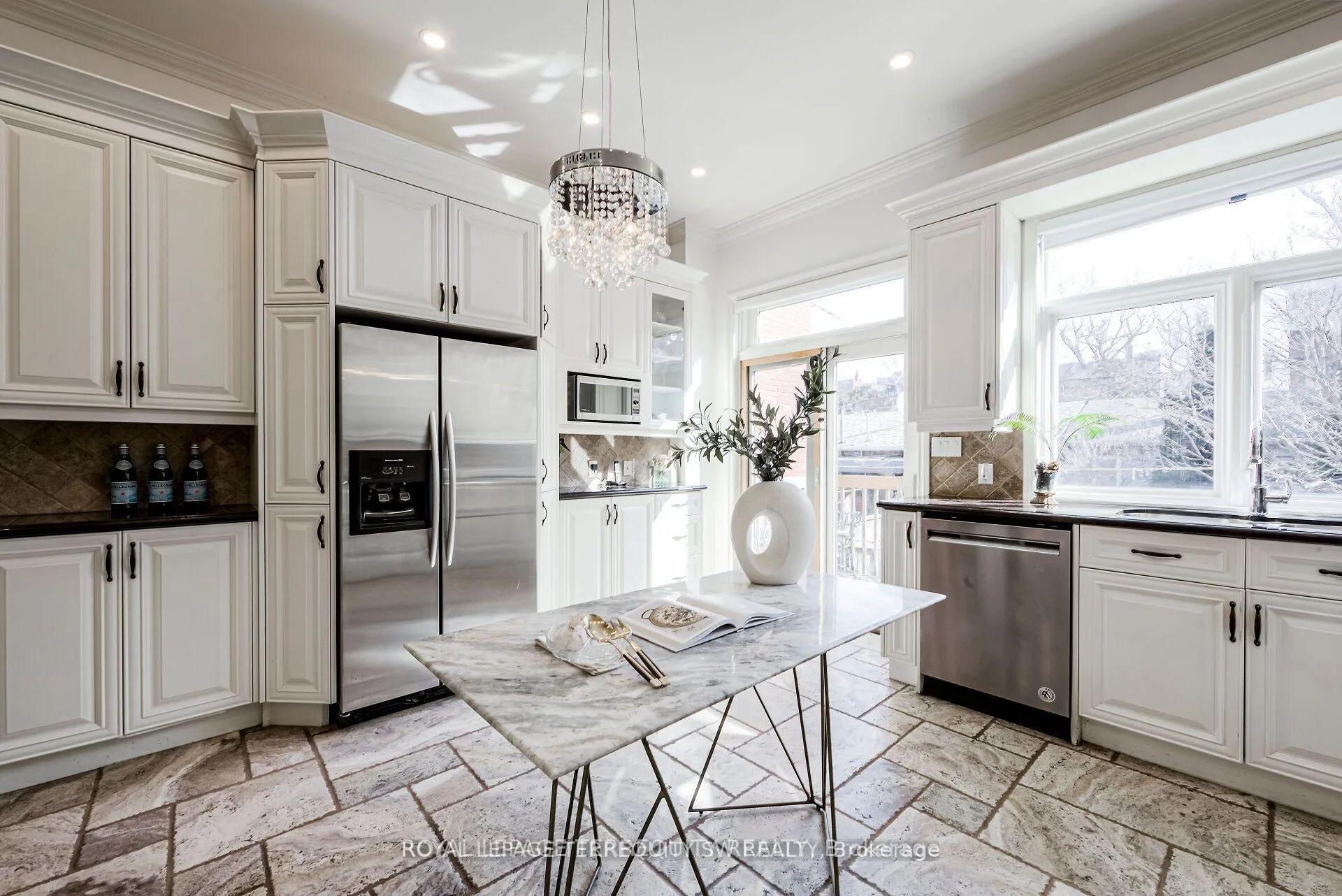 Photo 14 of 329 Lippincott Street, Toronto, University — HOMEH