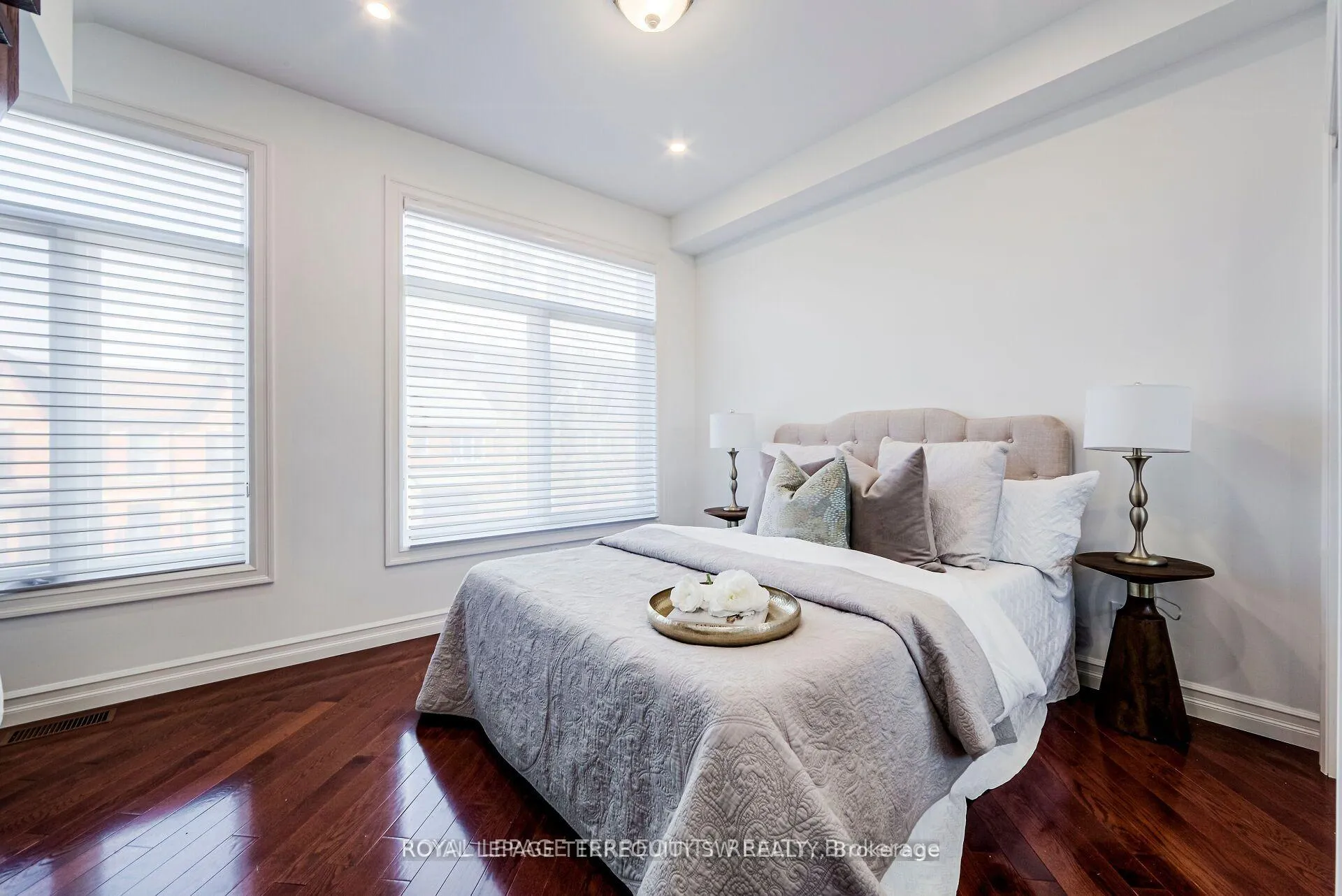 Photo 16 of 329 Lippincott Street, Toronto, University — HOMEH