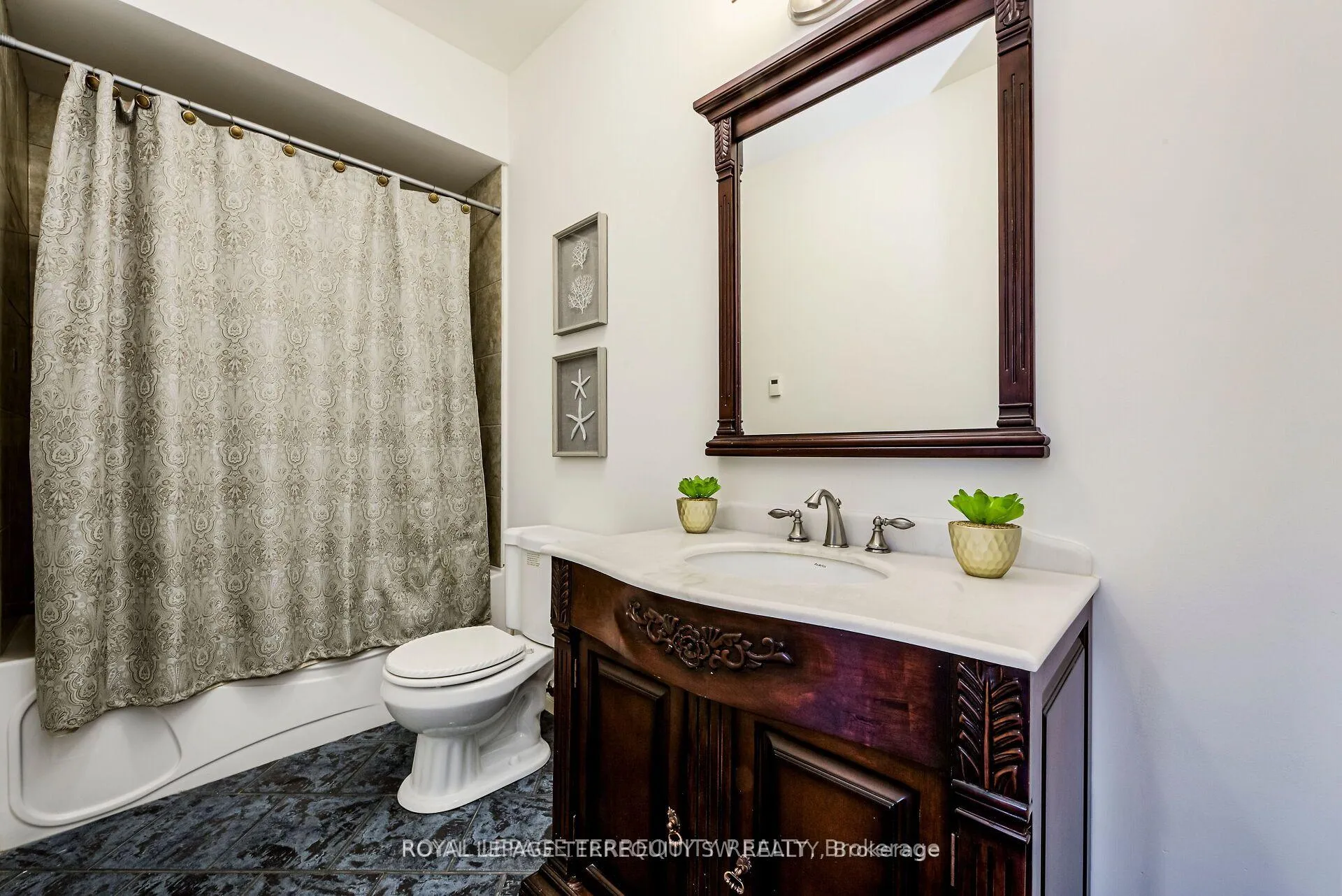 Photo 19 of 329 Lippincott Street, Toronto, University — HOMEH