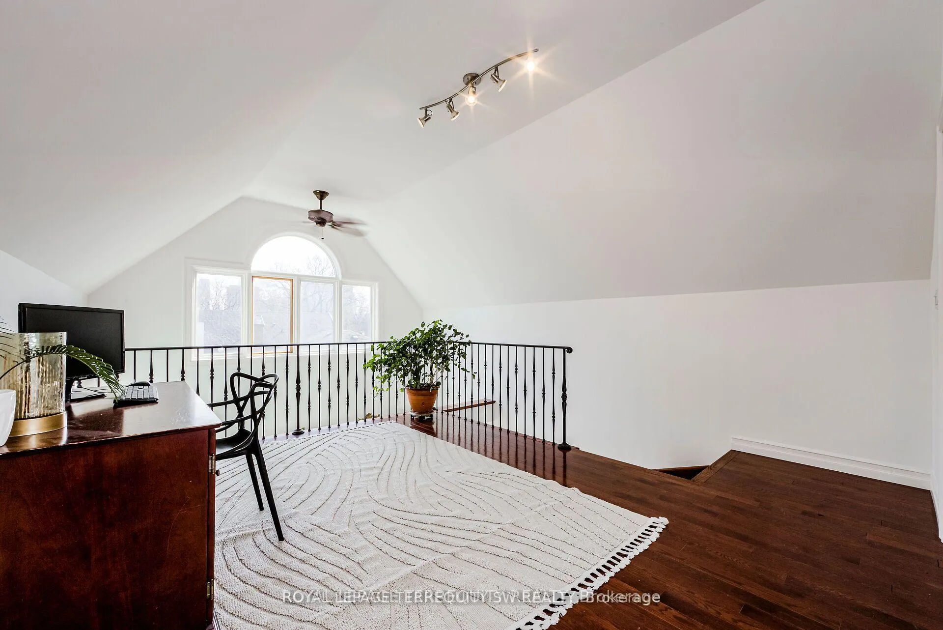 Photo 25 of 329 Lippincott Street, Toronto, University — HOMEH
