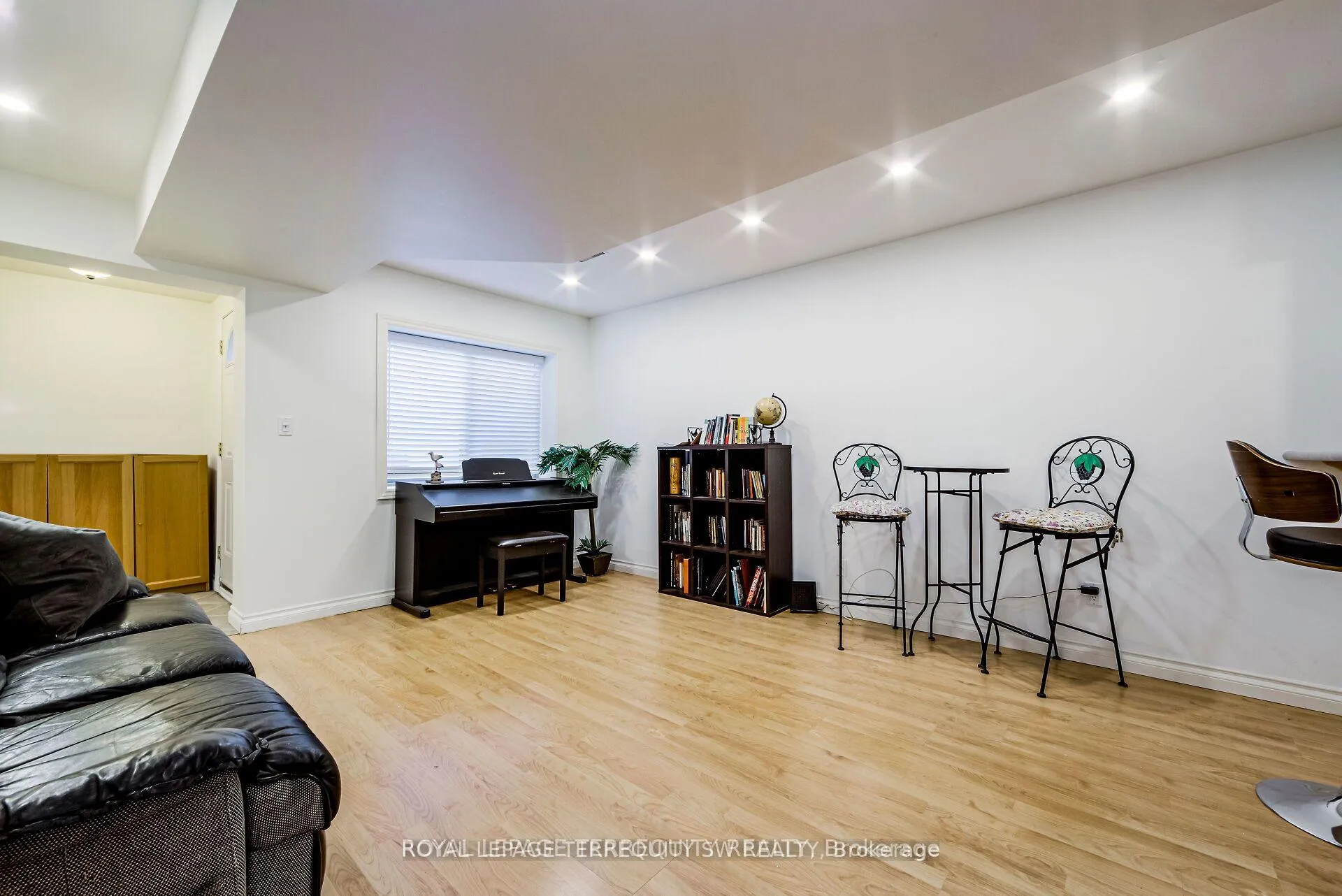 Photo 31 of 329 Lippincott Street, Toronto, University — HOMEH