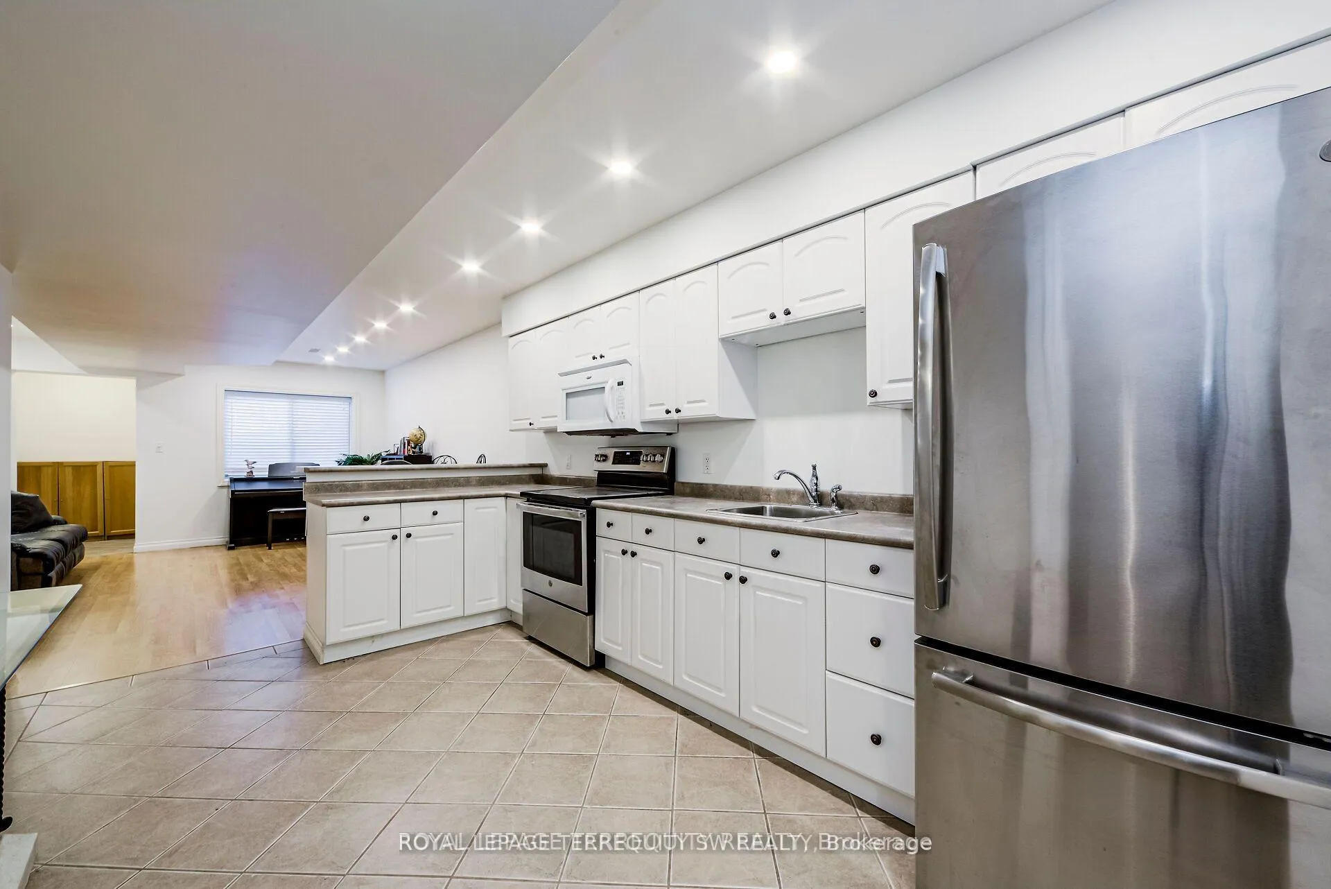 Photo 35 of 329 Lippincott Street, Toronto, University — HOMEH
