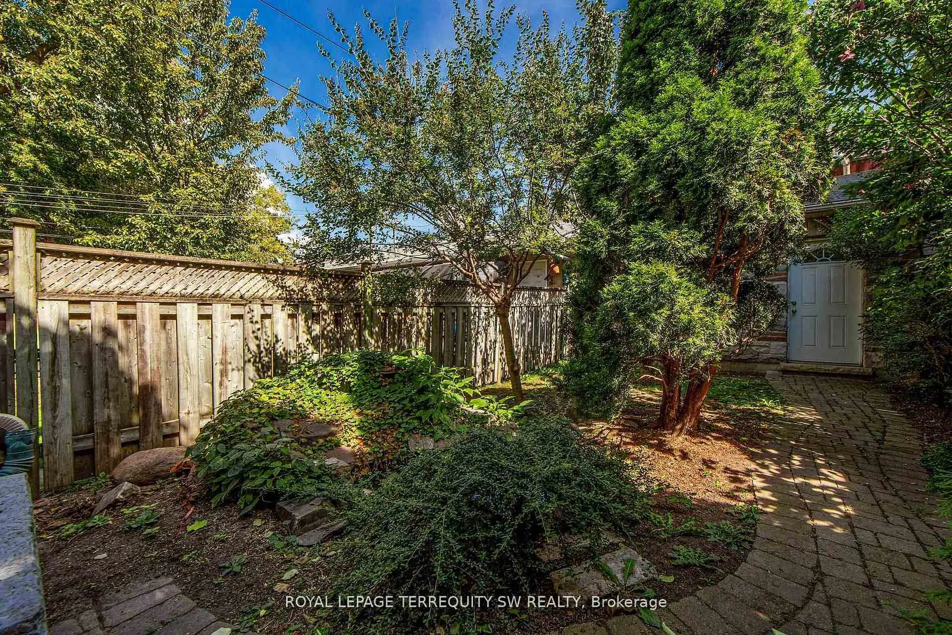 Photo 41 of 329 Lippincott Street, Toronto, University — HOMEH