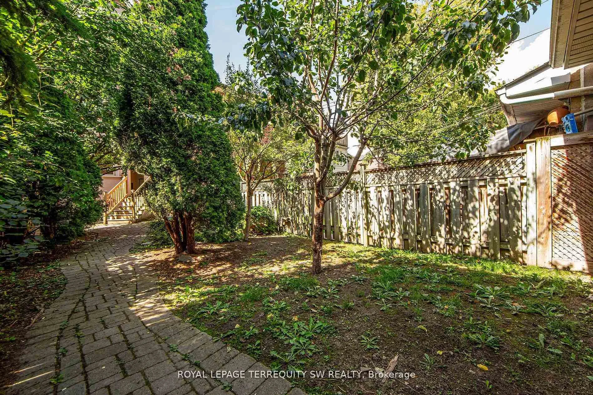Photo 43 of 329 Lippincott Street, Toronto, University — HOMEH