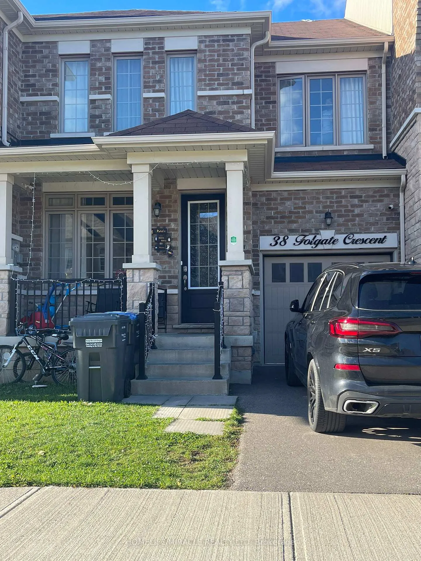 Photo 1 of 38 Folgate Crescent, Brampton, Sandringham-Wellington North — HOMEH