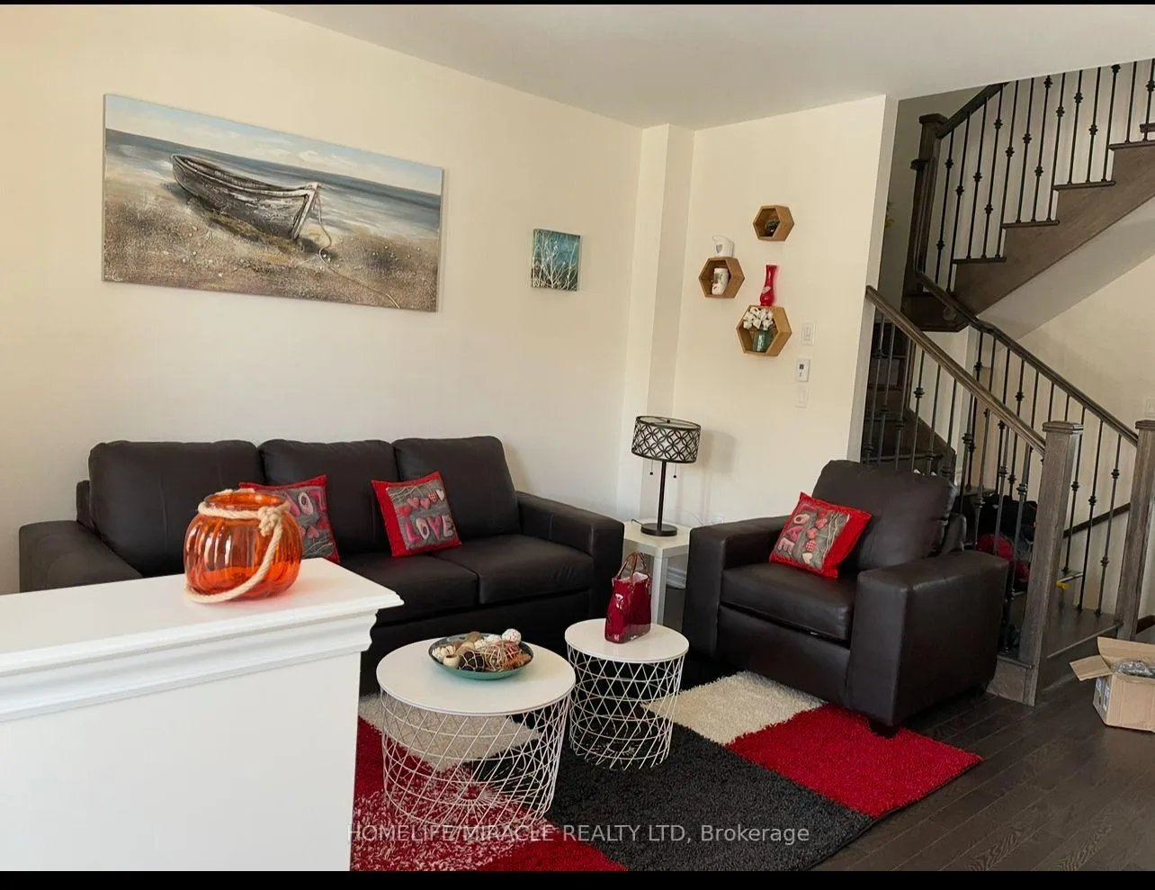Photo 2 of 38 Folgate Crescent, Brampton, Sandringham-Wellington North — HOMEH