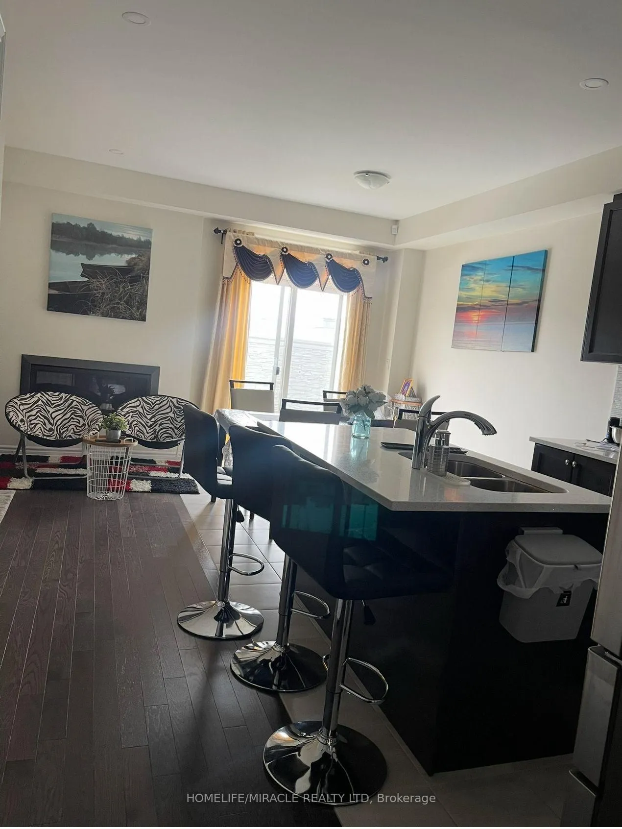 Photo 4 of 38 Folgate Crescent, Brampton, Sandringham-Wellington North — HOMEH