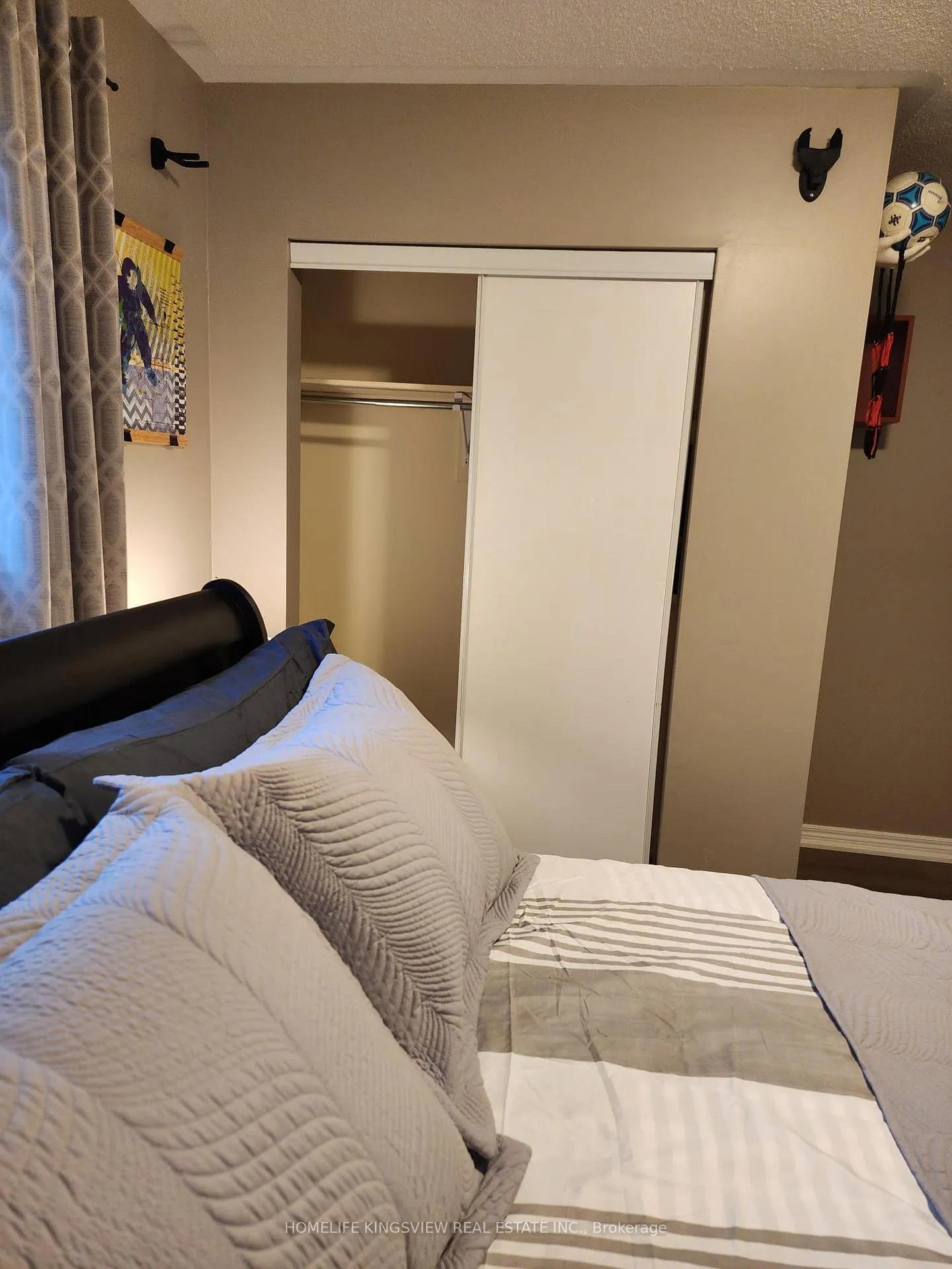 Photo 4 of 192 Sundew Drive, Barrie, Holly — HOMEH