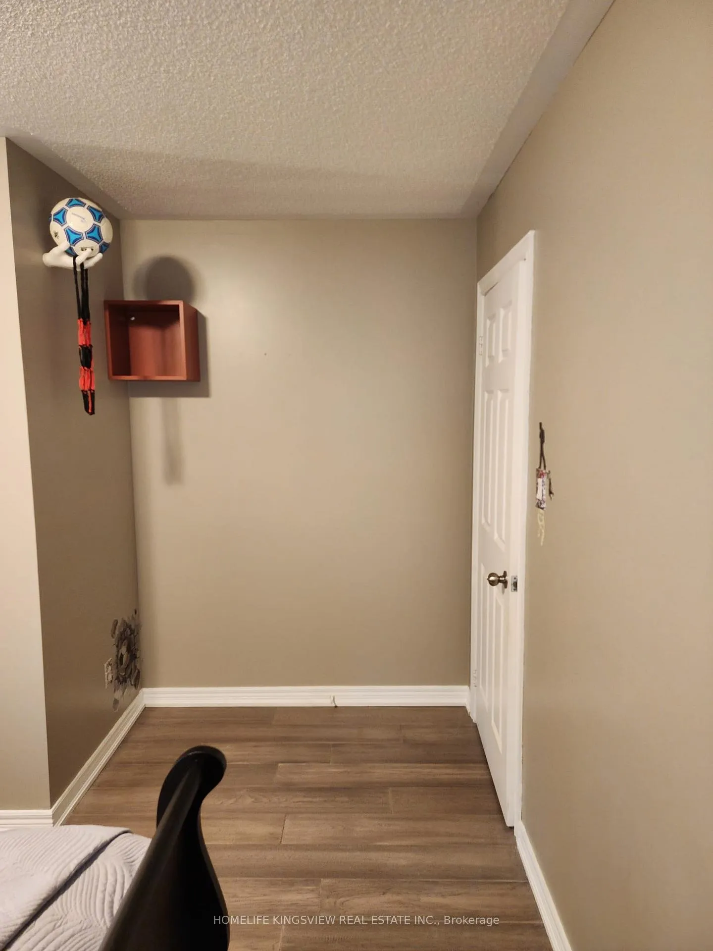 Photo 6 of 192 Sundew Drive, Barrie, Holly — HOMEH