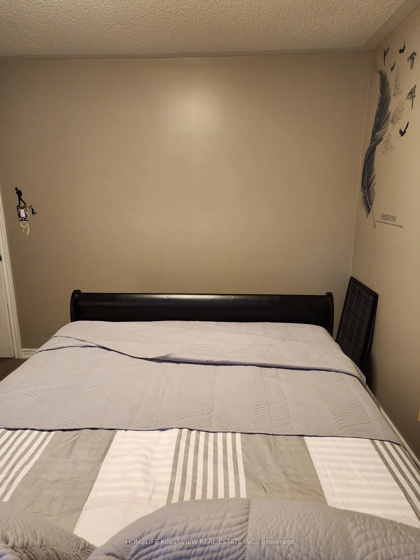 Photo 8 of 192 Sundew Drive, Barrie, Holly — HOMEH