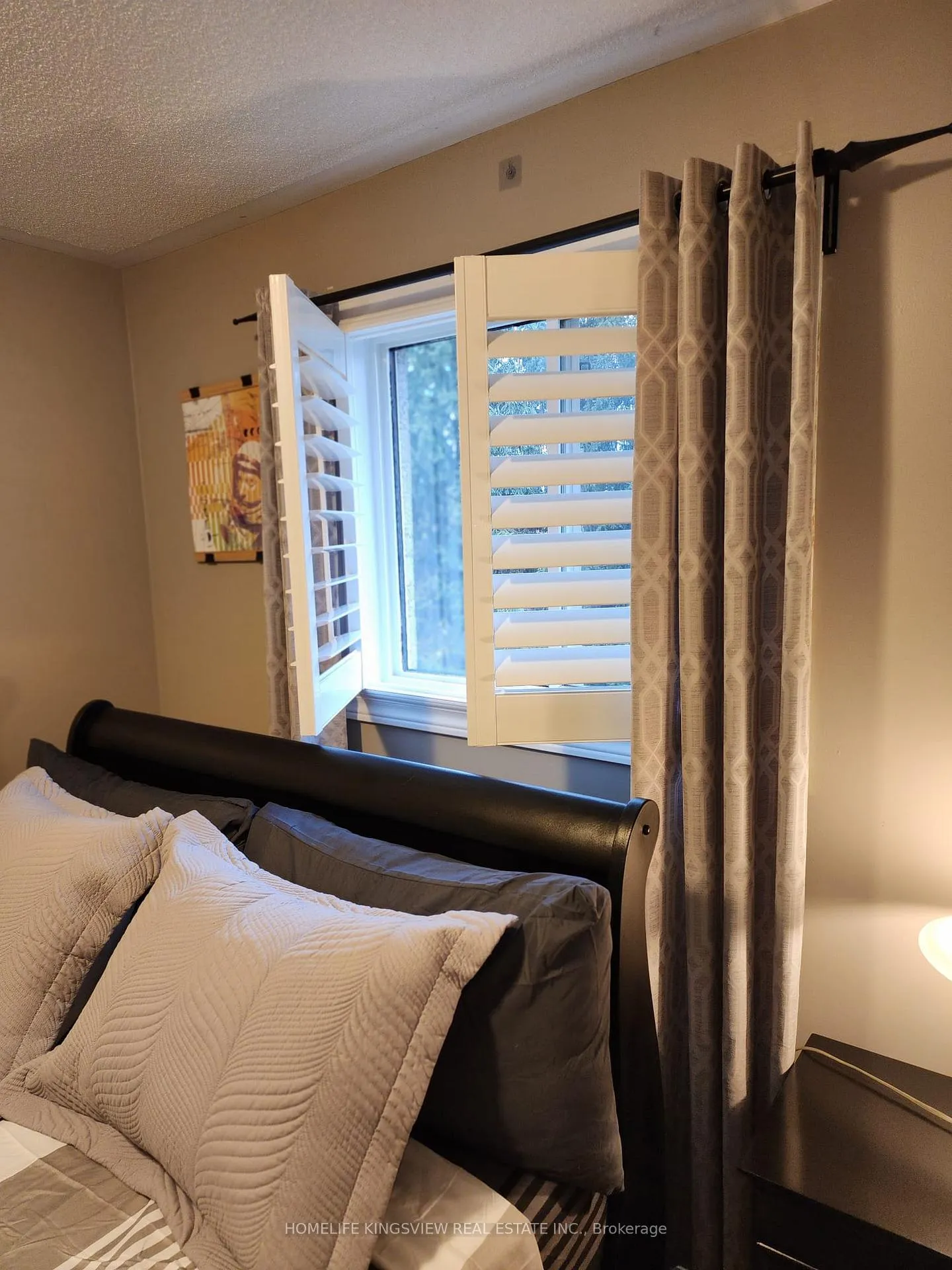 Photo 10 of 192 Sundew Drive, Barrie, Holly — HOMEH