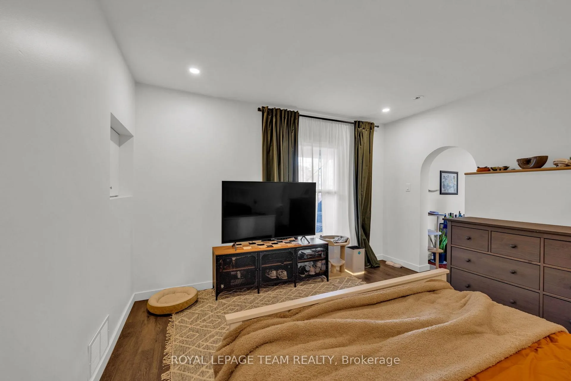 Photo 6 of Unit B, 325 Hinchey Avenue, Ottawa, Hintonburg — HOMEH