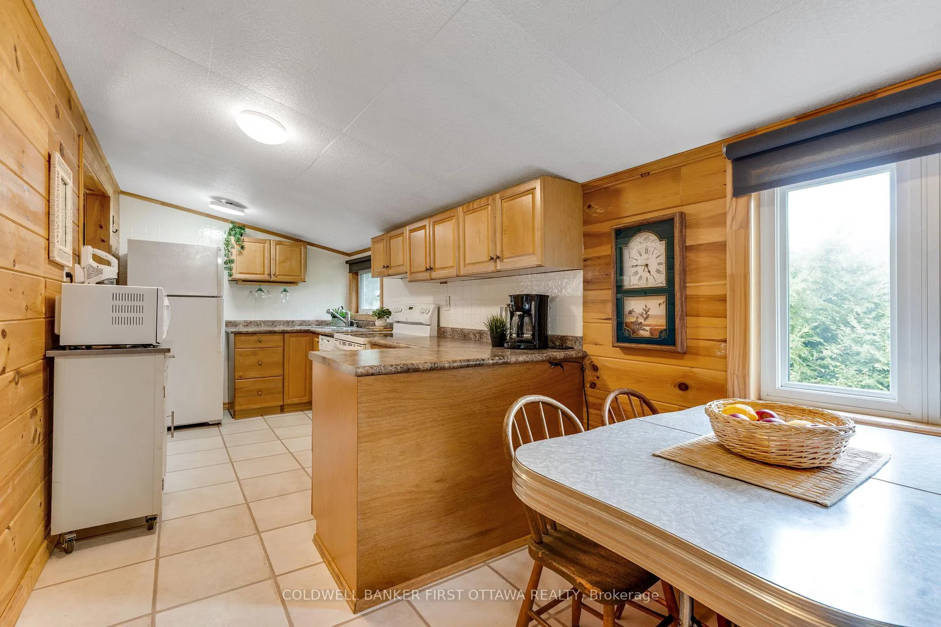 Photo 8 of 1025 Arcol Road, Frontenac, Frontenac North — HOMEH