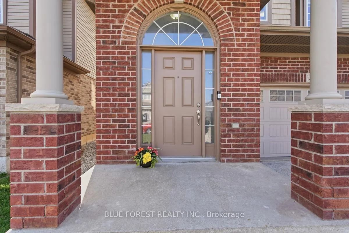 Photo 3 of 1408 Devos Drive, London, North C — HOMEH