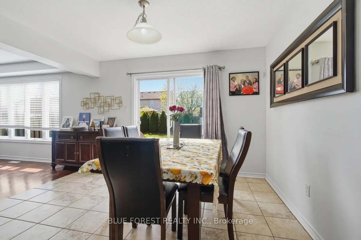 Photo 11 of 1408 Devos Drive, London, North C — HOMEH