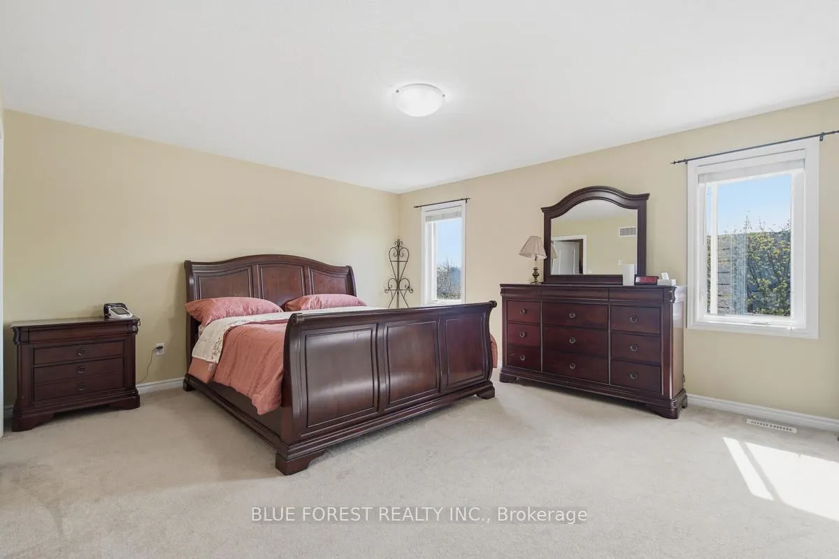Photo 18 of 1408 Devos Drive, London, North C — HOMEH
