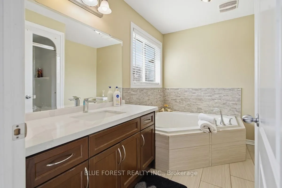 Photo 20 of 1408 Devos Drive, London, North C — HOMEH