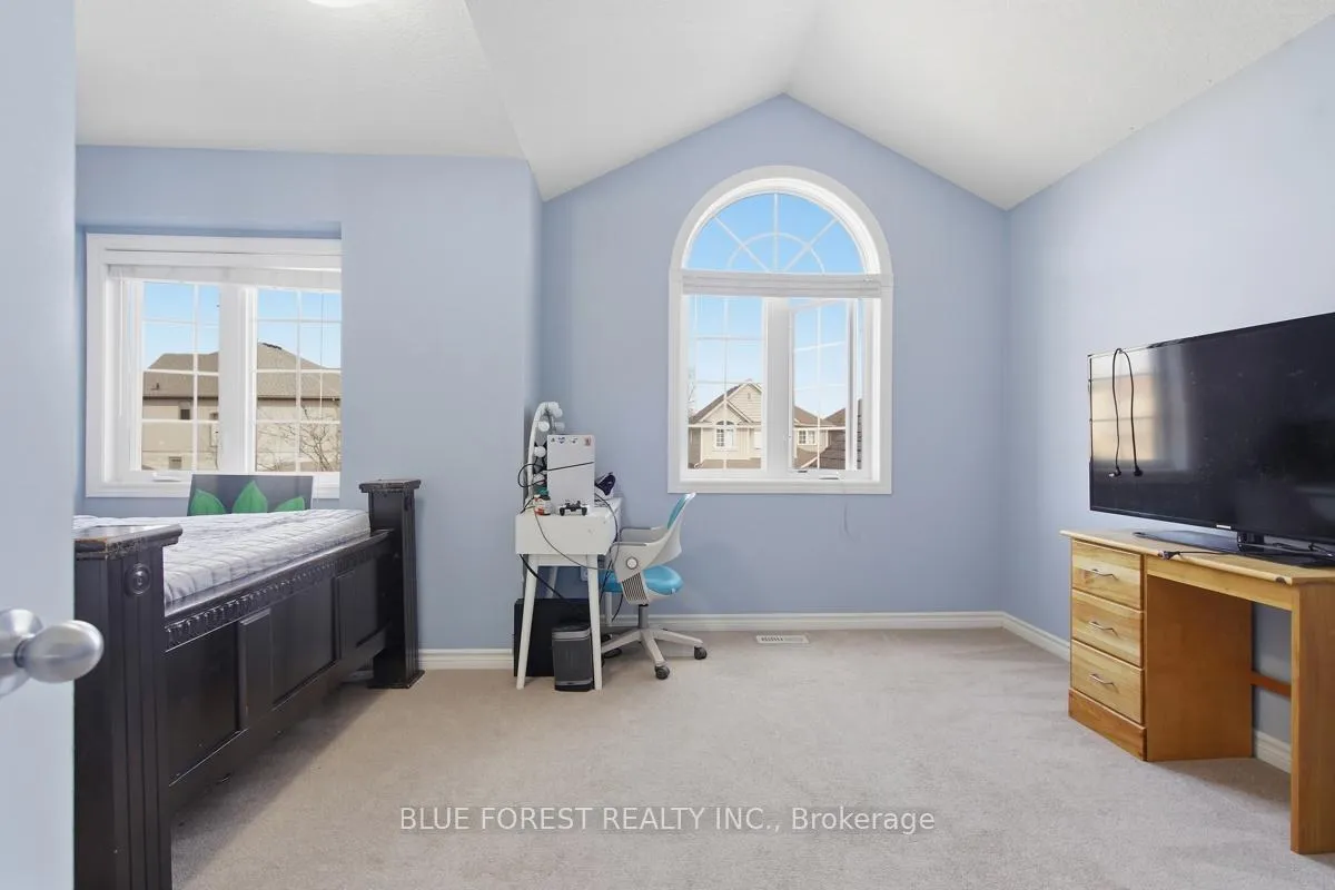 Photo 26 of 1408 Devos Drive, London, North C — HOMEH