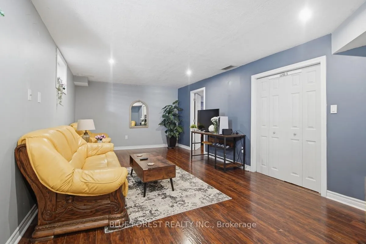 Photo 30 of 1408 Devos Drive, London, North C — HOMEH